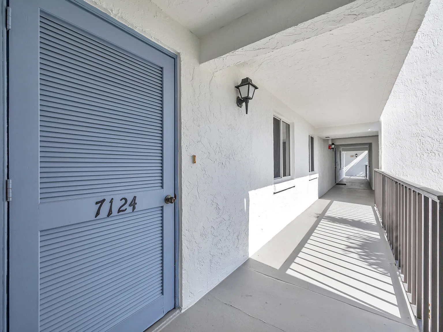 2 bed, 2.0 bath, 1184 sqft, $6,000 — Photo 3