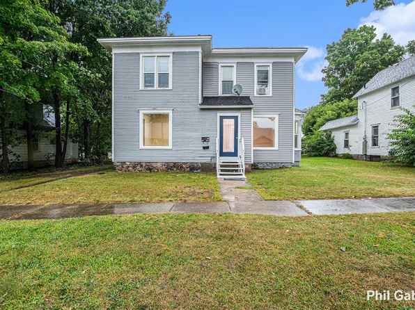 15 E Elm St, Fremont, MI 49412