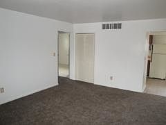 3rd image of 402 N Owens Dr APT D