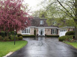 8387 N Indian Creek Pkwy, Fox Pt, WI 53217