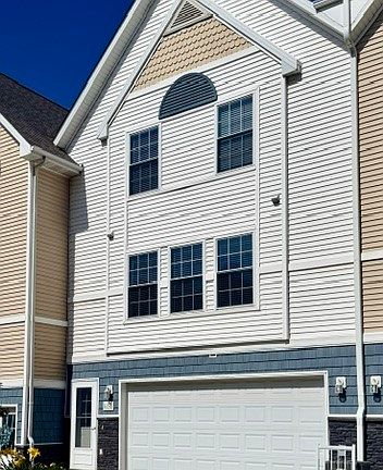 2nd image of 1158 SE Village View Ln