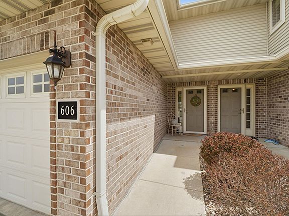 2nd image of 1300 Alpine Dr