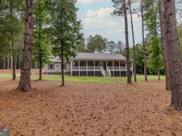 1230 White Oak Dr, White Plains, GA 30678