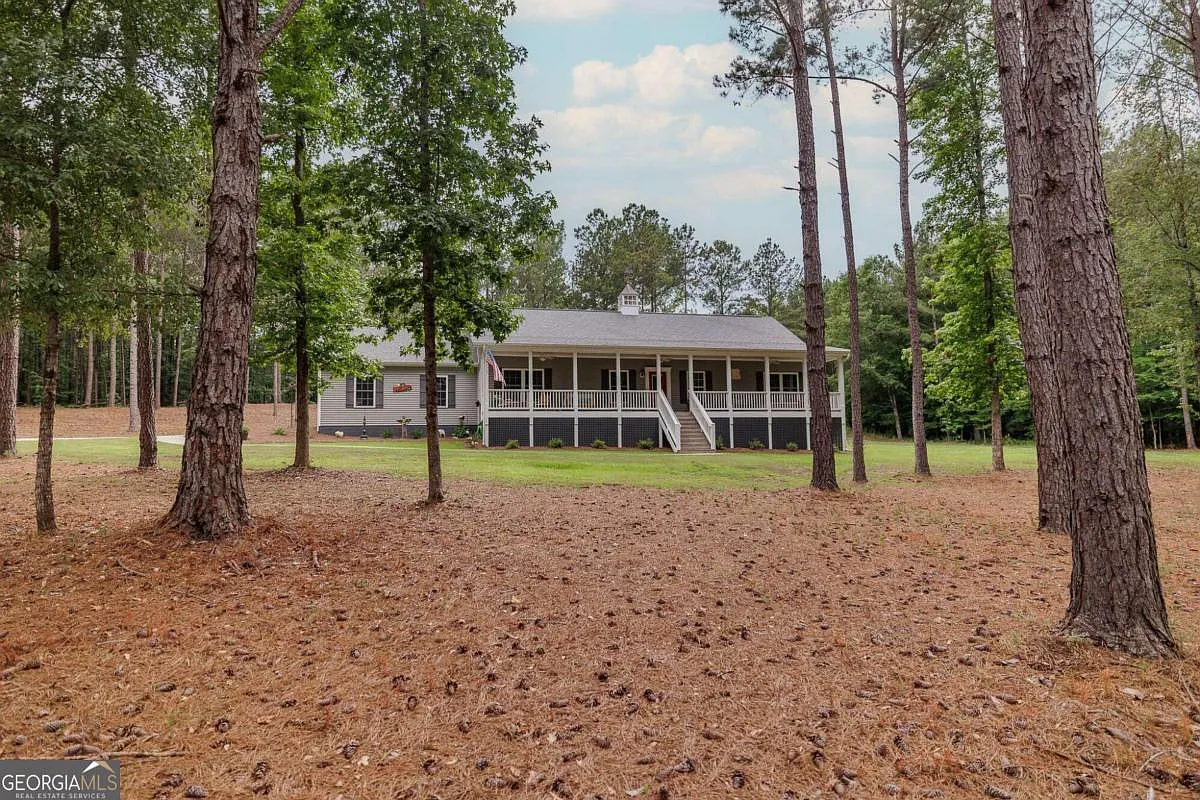 1230 White Oak Dr photo 1