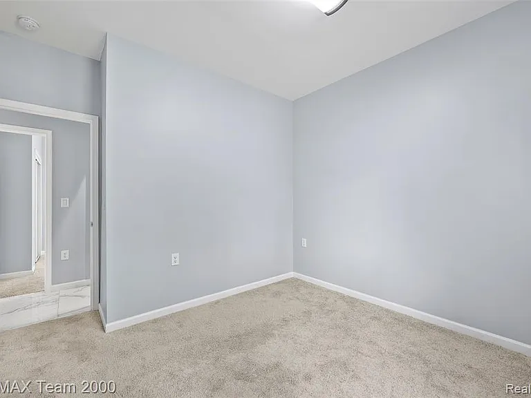 3330 Woodside St — Photo 18