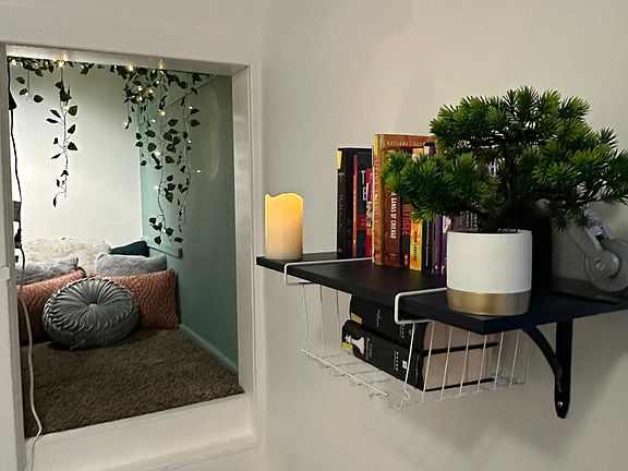 2nd image of 1030 N Parkside Ave #2R