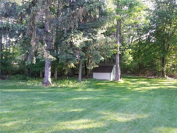 5th image of 25 Pond Valley Cir