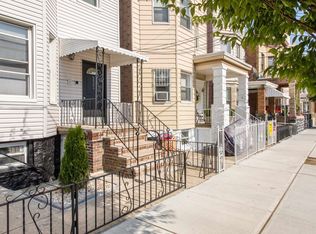 222 Maple St #1A, Weehawken, NJ 07086