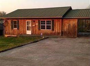 708 8th St, Newport, TN 37821