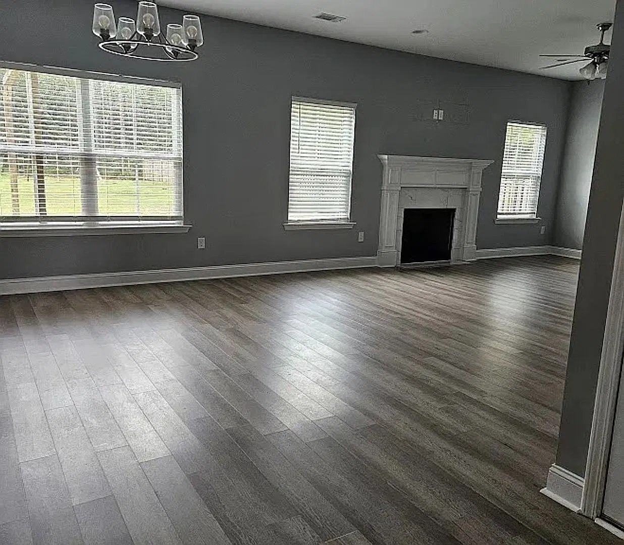 Beautiful Spacious 4-Bedroom Home on 1 Acre Land! — Photo 3