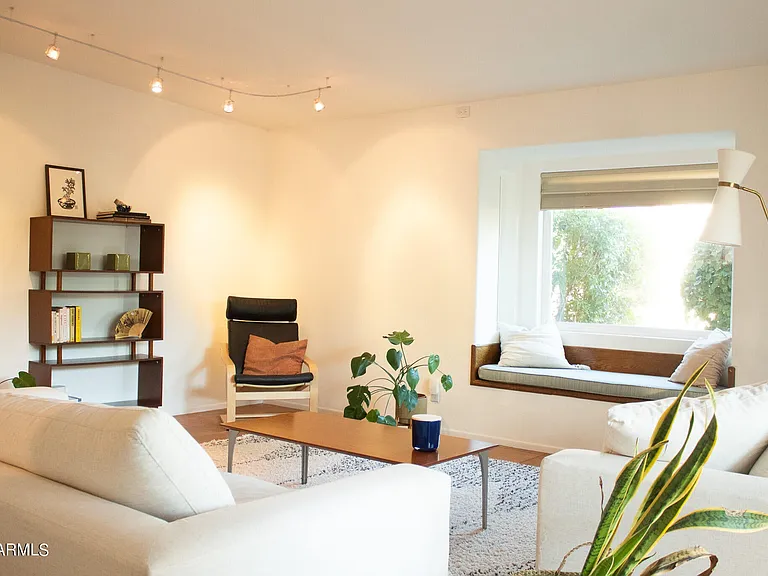 2107 S Ventura Dr — Photo 15