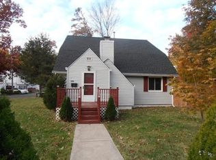 310 Lake Shore Dr, Lake Hiawatha, NJ