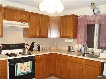 Building Photo 4