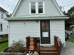 64 Venango St, Franklin, PA 16323