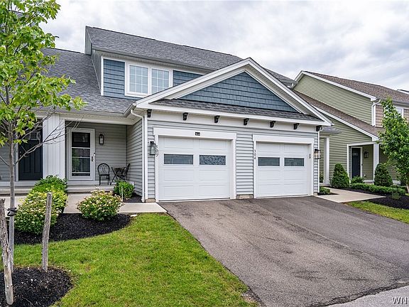 2nd image of 303 Carriage Ln