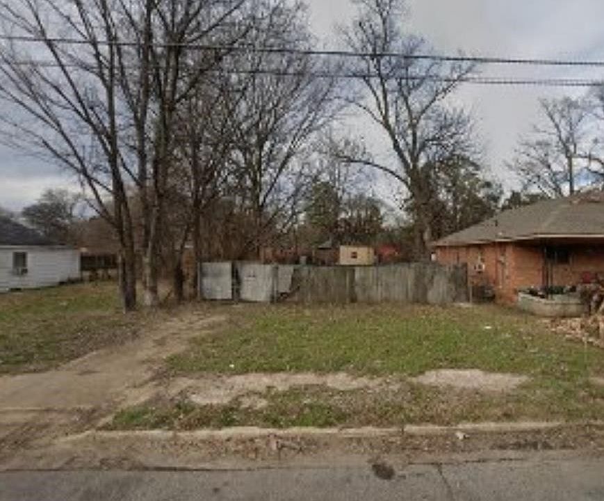 1st image of 2116 Lyon Ave #125