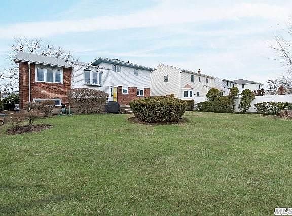 2nd image of 1064 Northern Blvd