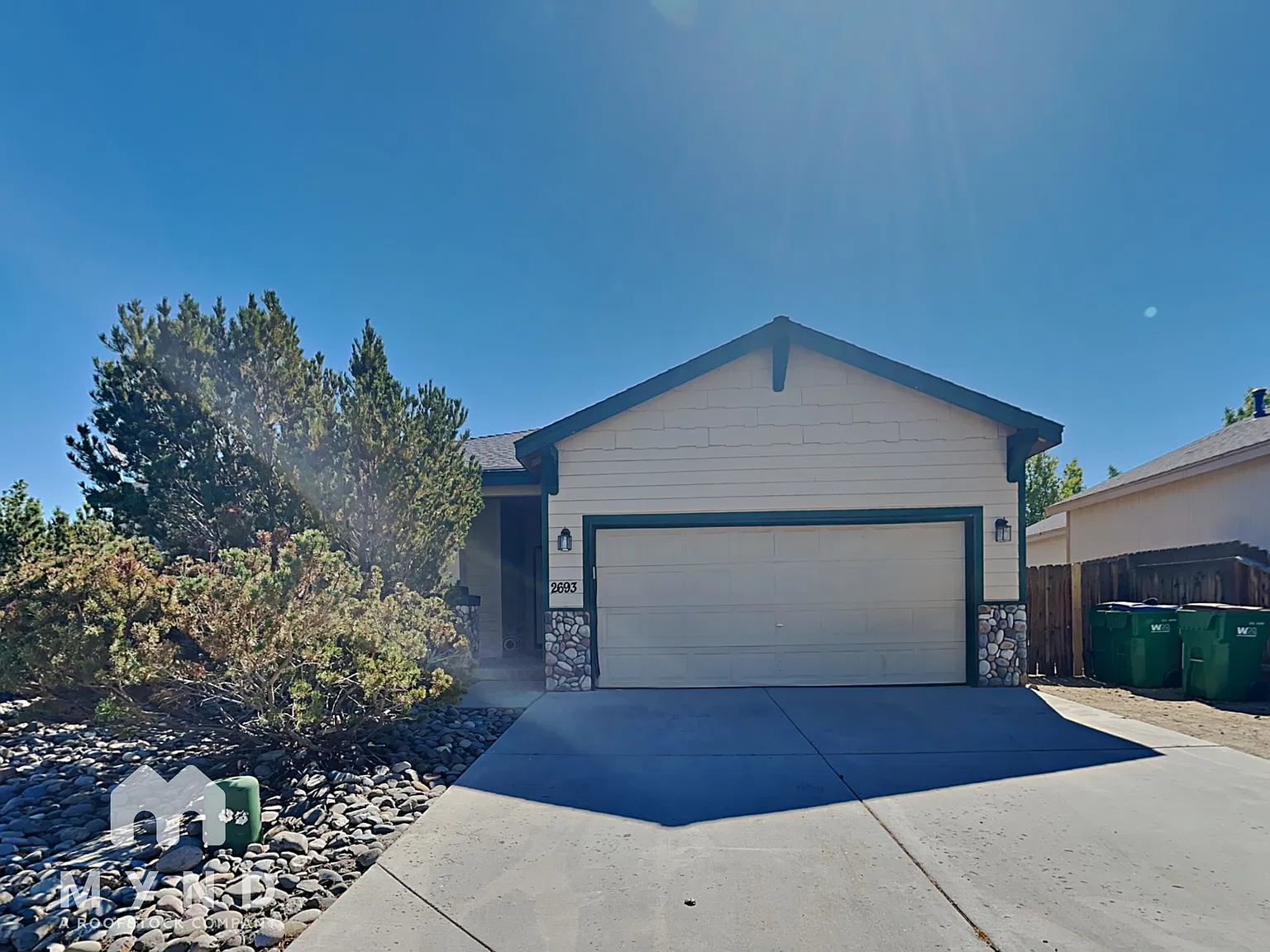 3 bed, 2.0 bath, 1237 sqft, $2,115 — Photo 1