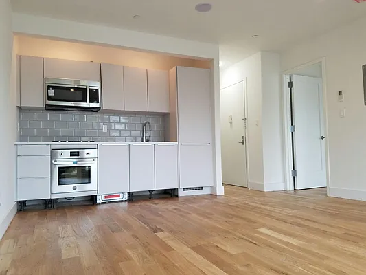 Rented by Real Team Brokerage | media 79