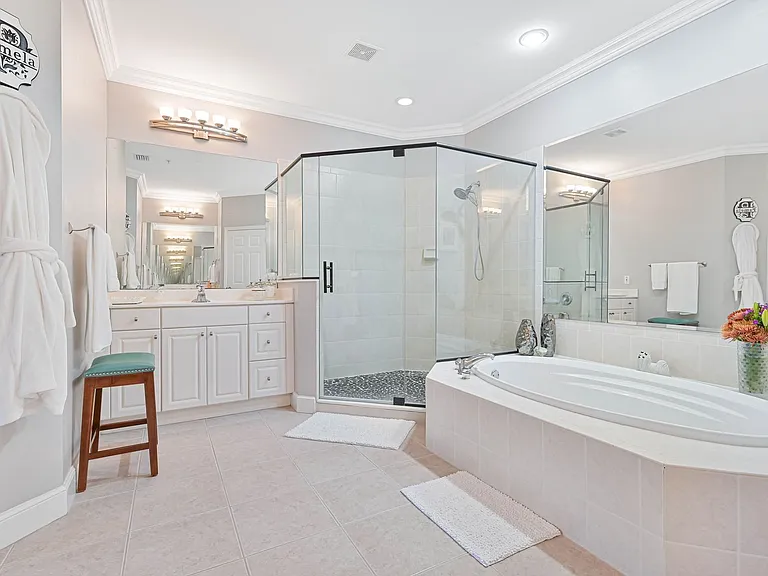 18900 Bay Woods Lake Dr #230 — Photo 27