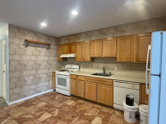 5th image of 124 Beach 91st St Floor 2