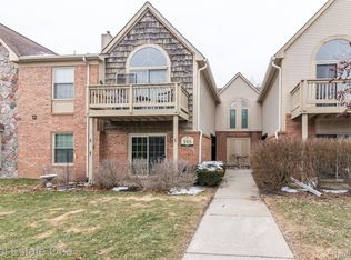245 Brookwood Dr Unit 16, South Lyon, MI 48178