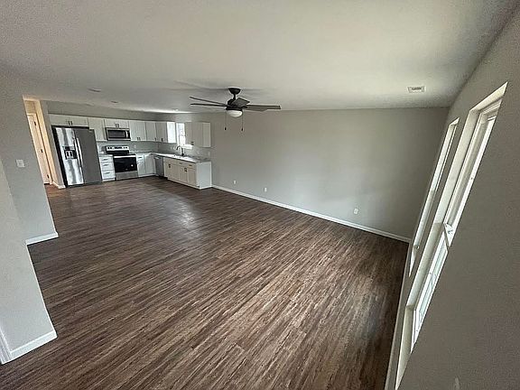 3rd image of 900 Tyler St