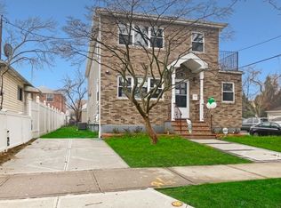 14602 182nd St, Springfield Gardens, NY 11413