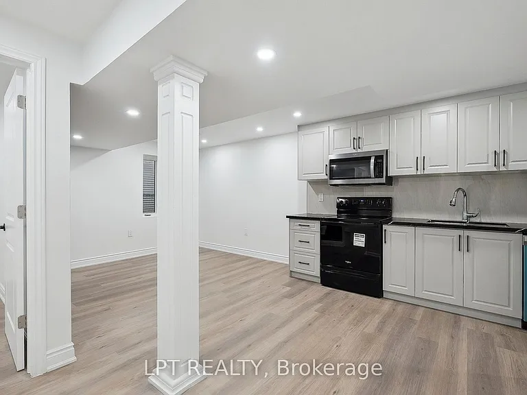 140 Springvalley Cres #LOWER — Photo 10
