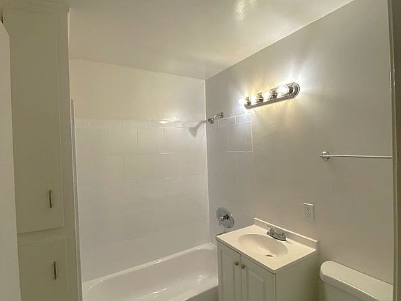 3rd image of 13524 Avalon Blvd #11