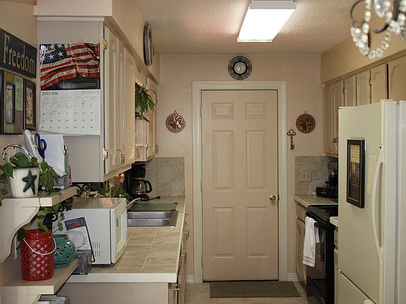 5th image of 126 Lakeshire Dr