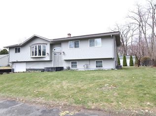 29 Wilfred St, West Springfield, MA 01089