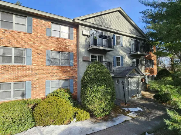 1120 St James Place, Nashua, NH 03062