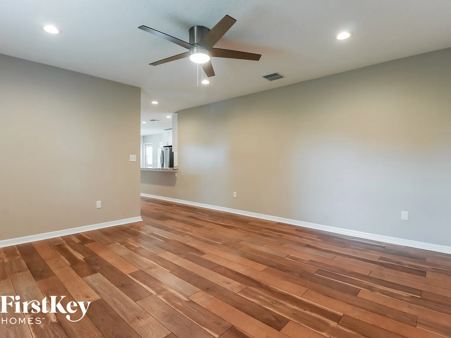 3 bed, 2.5 bath, 1566 sqft, $2,305 — Photo 4