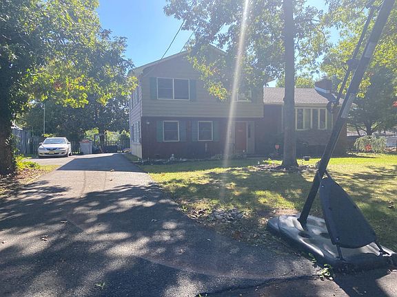 3rd image of 2303 Edgewood Dr