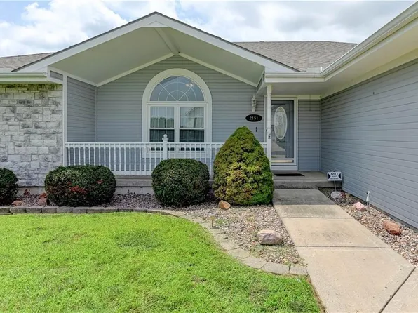 2151 Shenandoah Dr, Leavenworth, KS 66048