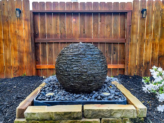 5th image of 3907 Birdsall Falls Ln