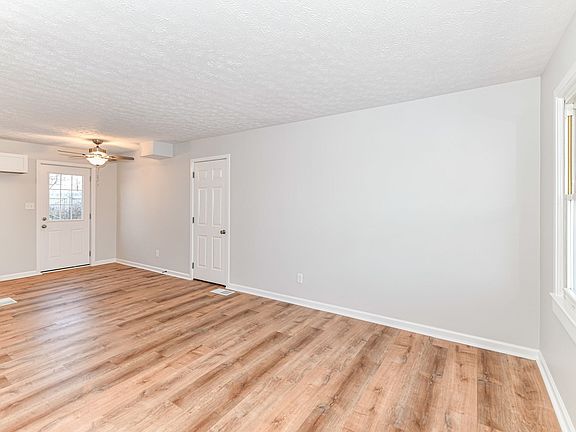 4th image of 8219 Schoen Dr