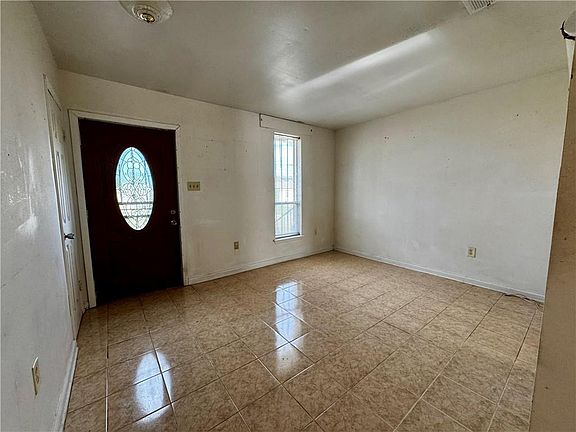 2nd image of 4850 Savoie Ct