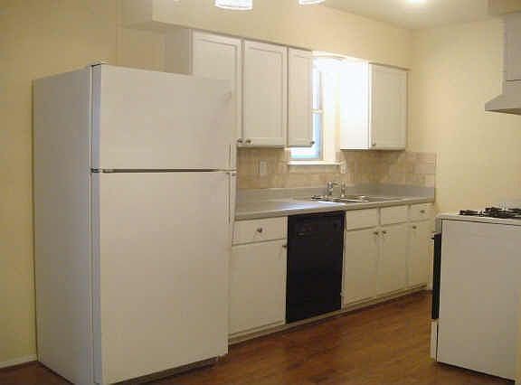 5th image of 1101 Lourock Dr
