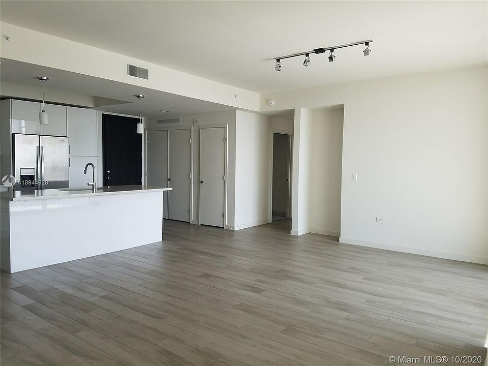 1st image of 999 SE 1st #2106