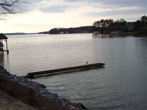 2nd image of 198 Paradise Dr