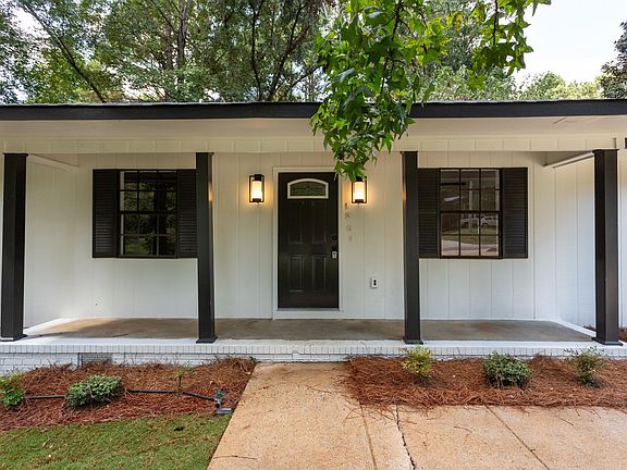 3rd image of 126 Weaver Ln