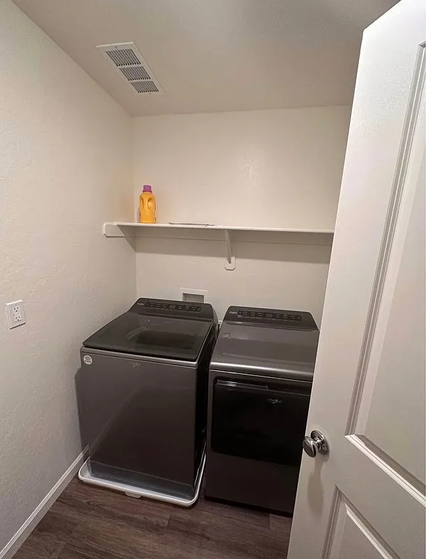 1 bed, 1.0 bath, 270 sqft, $700 — Photo 3