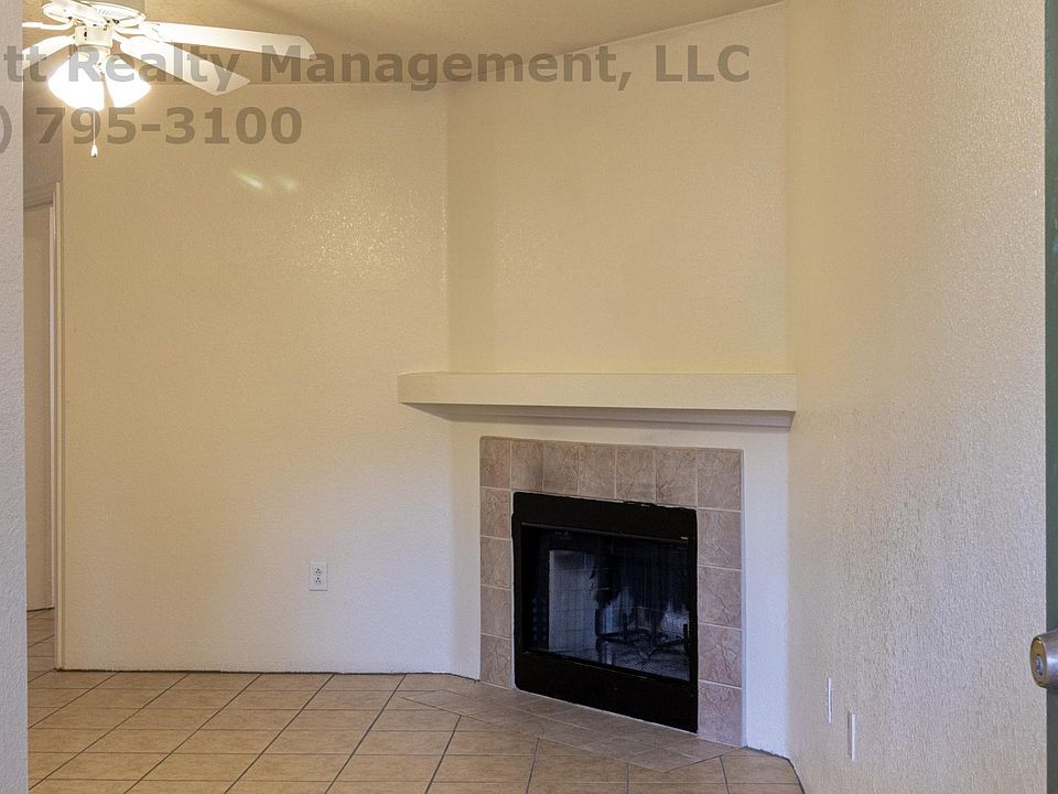 1st image of 1204 N Winstel Blvd Unit 9