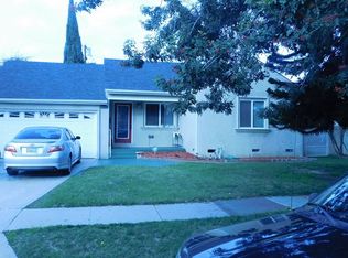 2553 E 220th St, Carson, CA 90810
