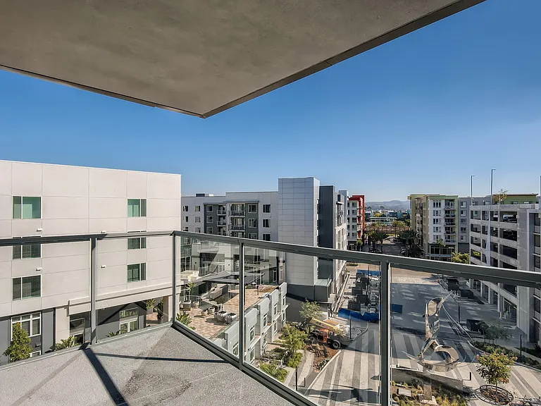 Vive Luxe, San Diego, CA, Balcony