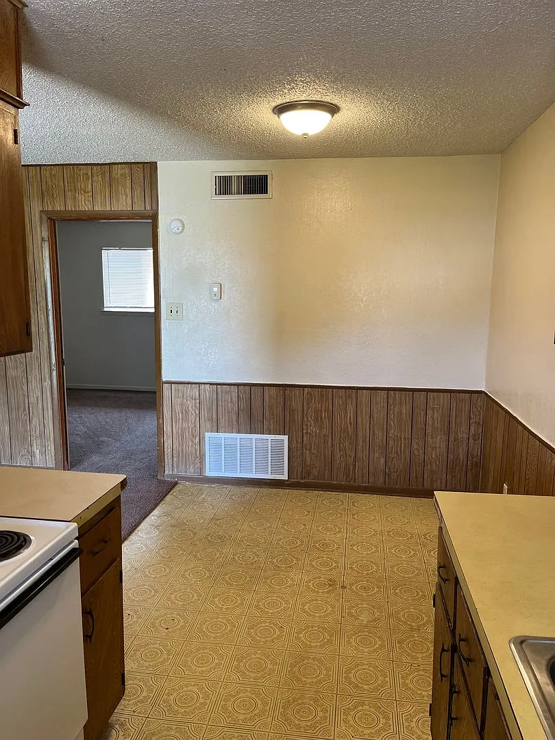 2902 Lake — Photo 4