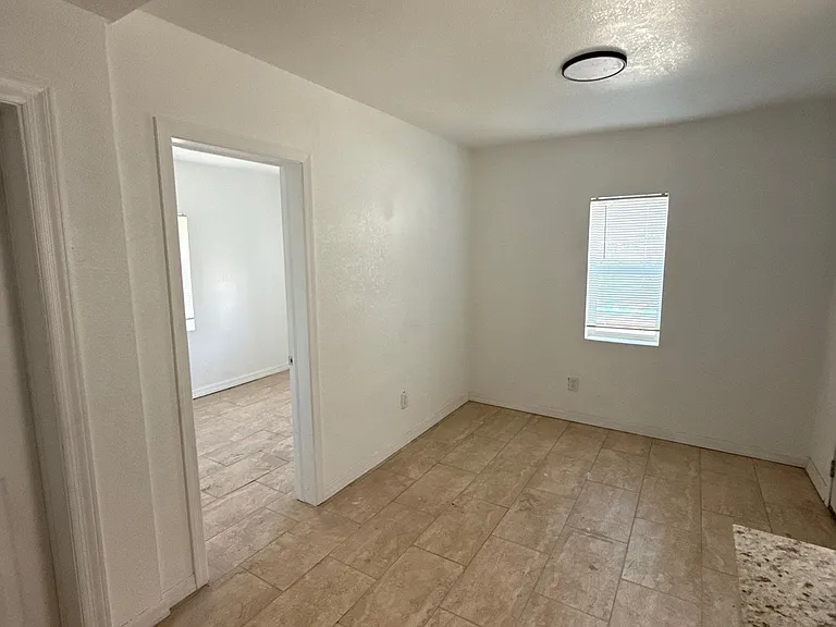310 S Park St #5 — Photo 3