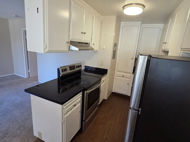 245 W California Ave — Photo 12